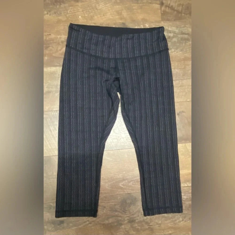 Lululemon Wunder Under Ziggy Wee August Inkwell Capri Athletic Leggings Size 8 - Picture 2 of 5
